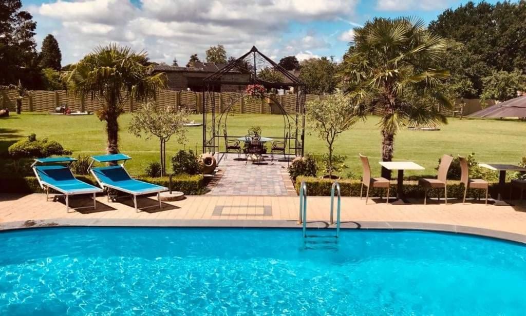 B&B Casa Roman & Vakantiewoning Voor 1 Pers Tot Max 32 Personen Zonhoven Eksteriør bilde