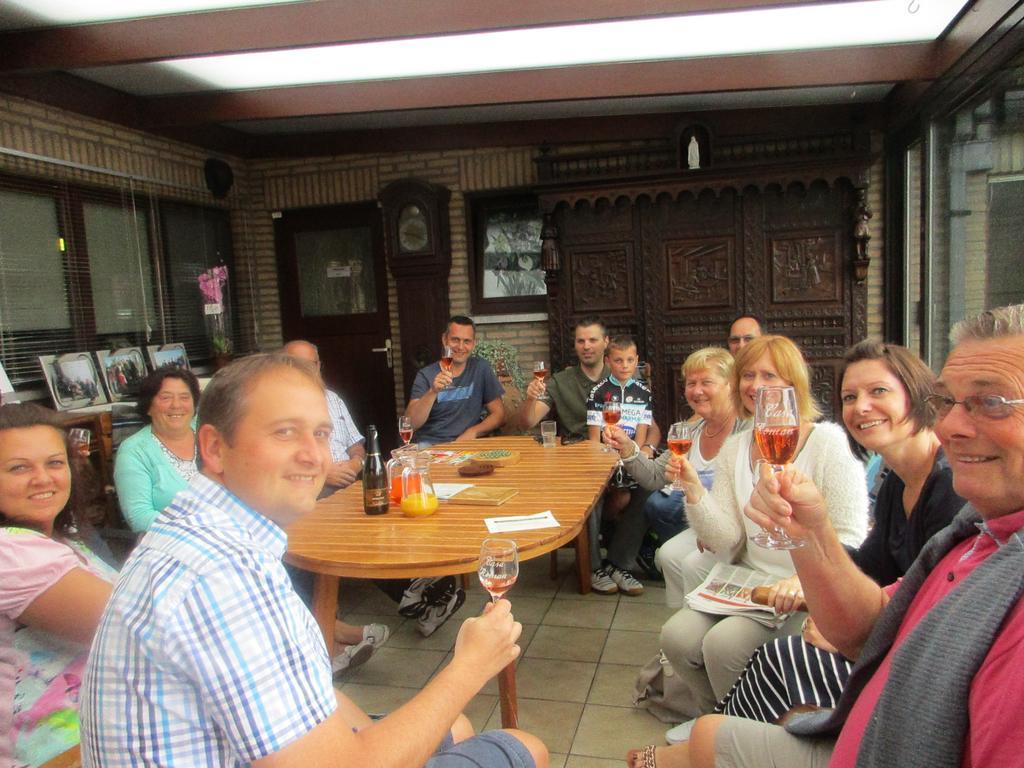 B&B Casa Roman & Vakantiewoning Voor 1 Pers Tot Max 32 Personen Zonhoven Eksteriør bilde